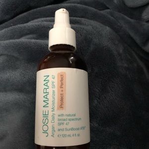 Josie Maran Argan Daily Moisturizer SPF 47